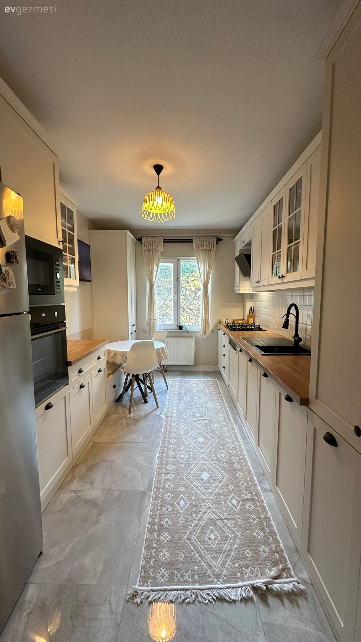 Tek Duvar Mutfak Koridor Tipine Dönünce Daha Kullanışlı Olmuş