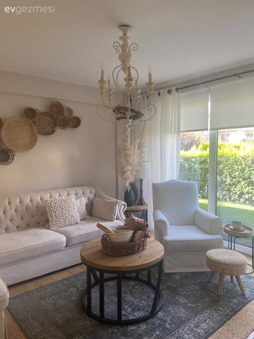 Salon, İskandinav, Country, Beyaz, Avize, Aydınlatma, Salon avizesi, Berjer, Orta sehpa, Sehpa, Puf, Stor perde, Halı, Salon halısı, Duvar dekorasyonu, Hasır, Köşe koltuk, Koltuk takımı