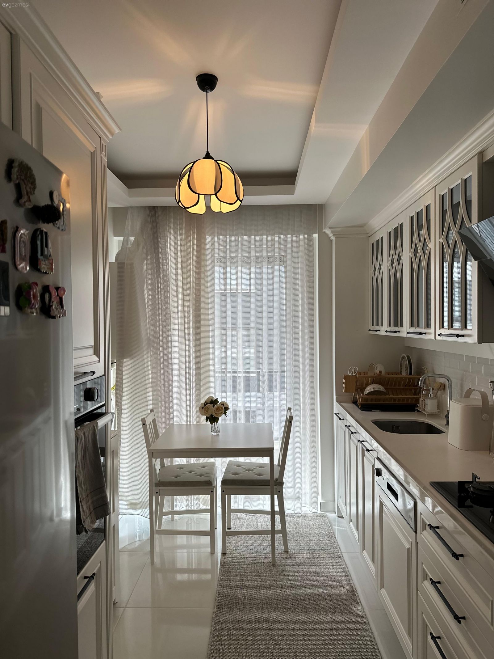 Bu Afyon Evinde Küçük Mutfaklara Özel İyi Fikirler Var