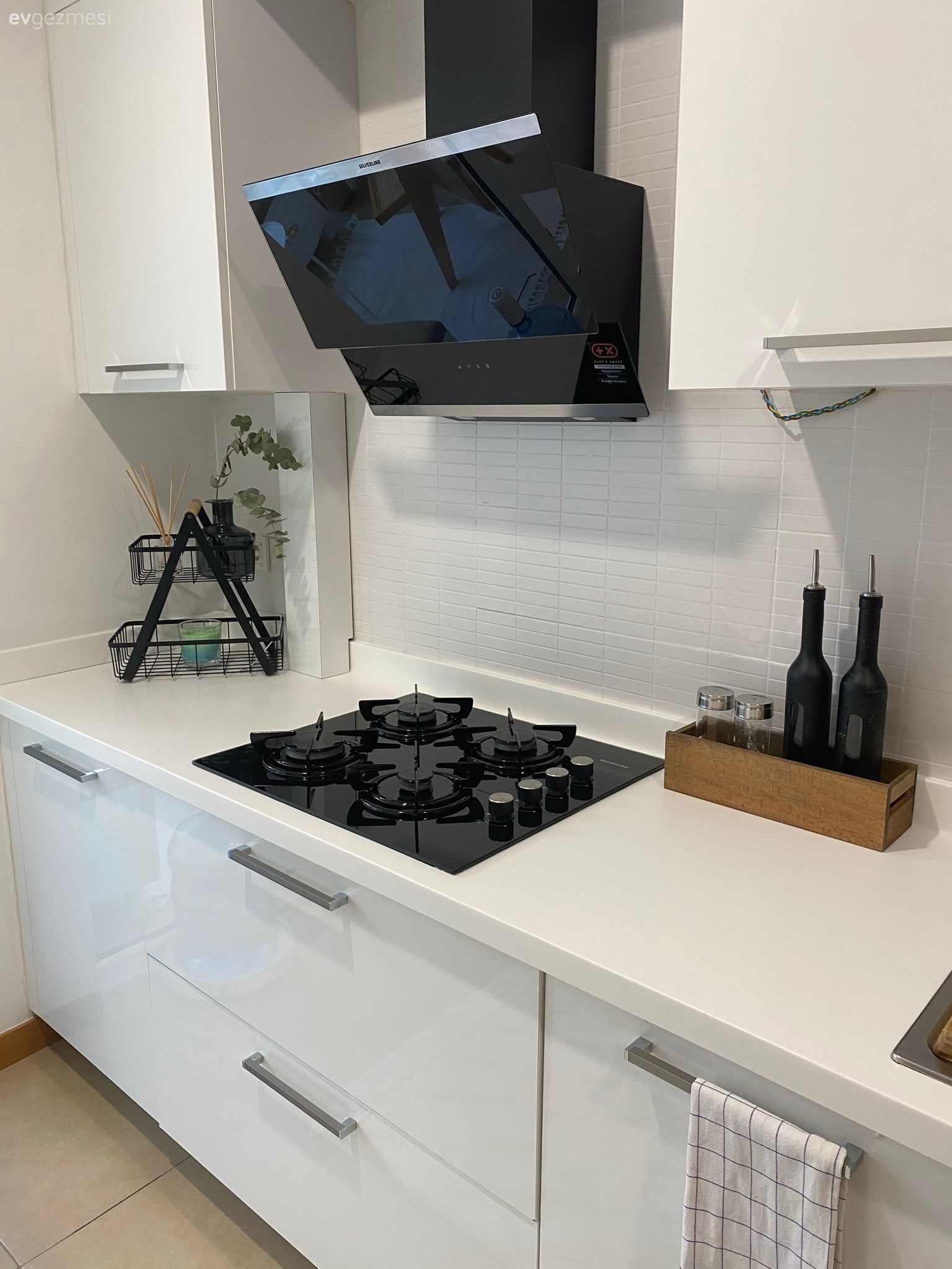 Bu İstanbul Evinde Özel Tasarımlar Dekora Fonksiyonellik Katmış!