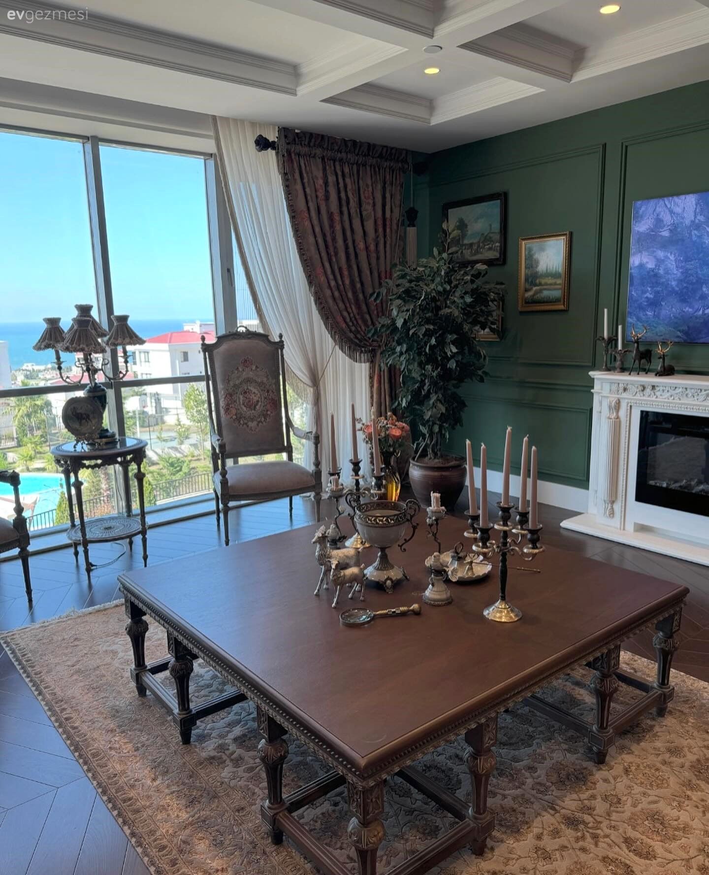 Bu Açık Konsept Ev Modern ve Geleneksel Uyumunun Zevkli Bir Örneği