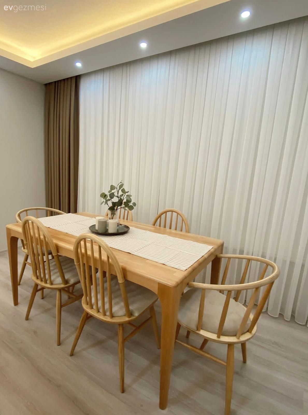 Bohem Dekorasyon, Fon perde, Perde, Tül perde, Sandalye, Yemek masası, Spot aydınlatma, Aydınlatma