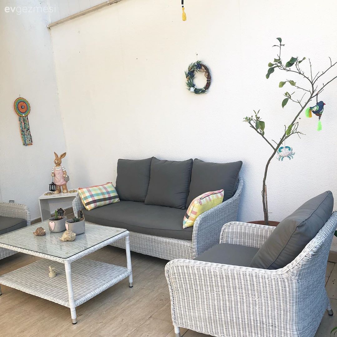 Bahçe, Bahçe oturma grubu, Bahçe masası, Duvar dekorasyonu, Sehpa, Kırlent, Ev tekstili, Gri, Krem