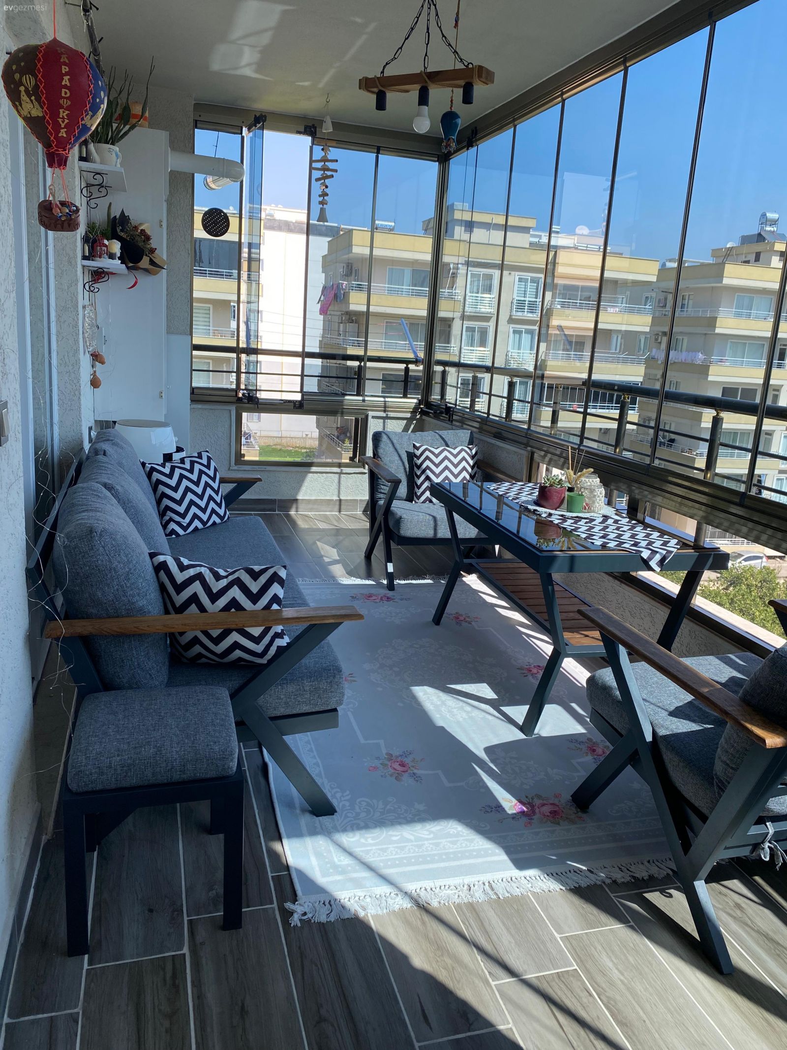 Balkon, Modern, Gri, Beyaz, Siyah, Sandalye, Balkon masası, Kapalı balkon