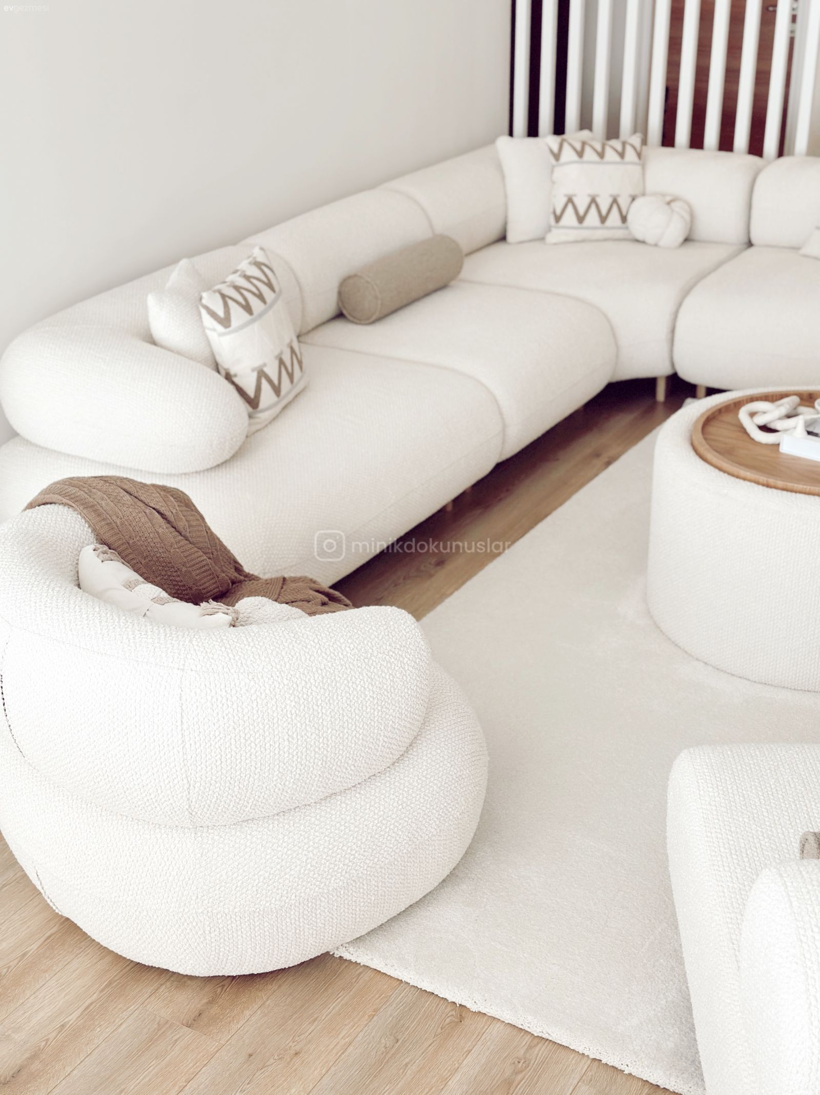 Salonundan Balkona Aynı Çizgiyi Koruyan Bursa Evi!