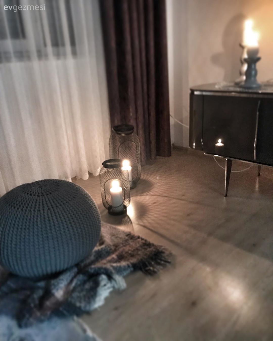 Modern Stiliyle Öne Çıkan Bu Salon Hem Çok Şık Hem De Rahat