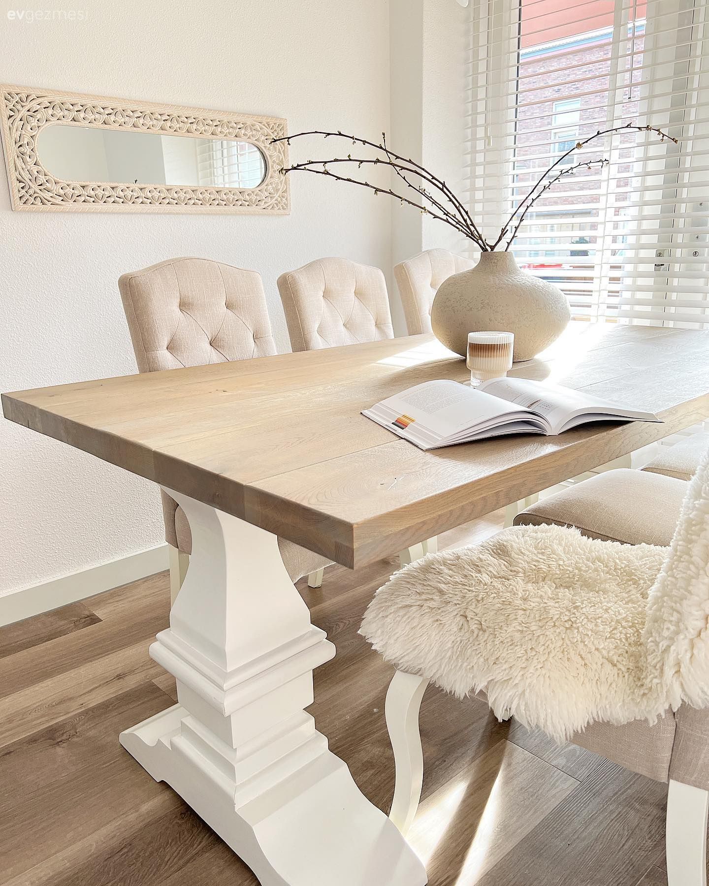 Bu Ferah Evde Ahşabın Sıcaklığı Her Noktada Hissedilmiş