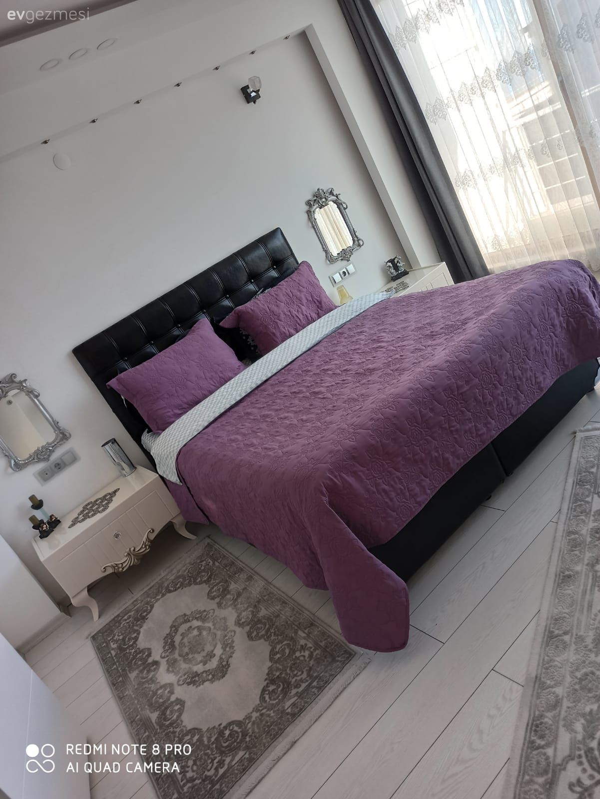 Denize Bakan Bu Giresun Evinde Duvarlar 