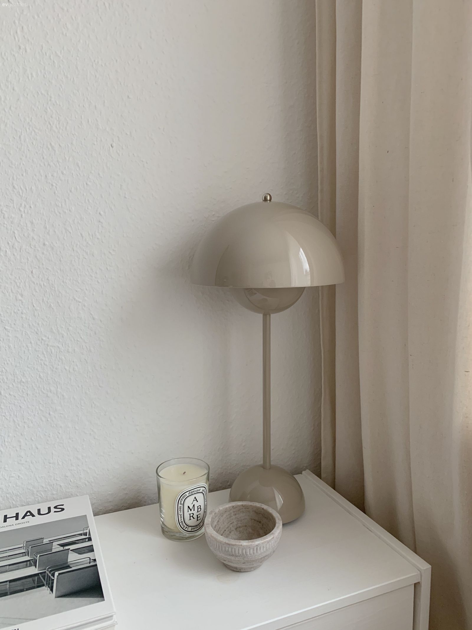 Komodin, Abajur, Aydınlatma, Krem, Bej, Tül perde, Perde