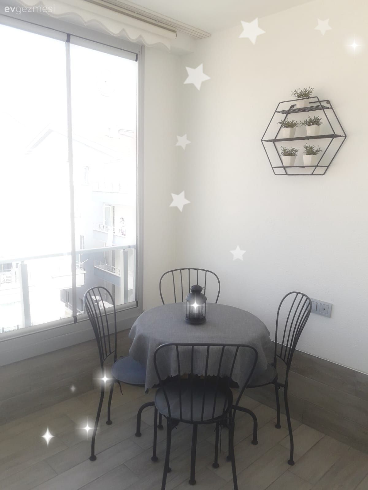 Balkon, Balkon duvar dekorasyonu, Sandalye, Balkon masası