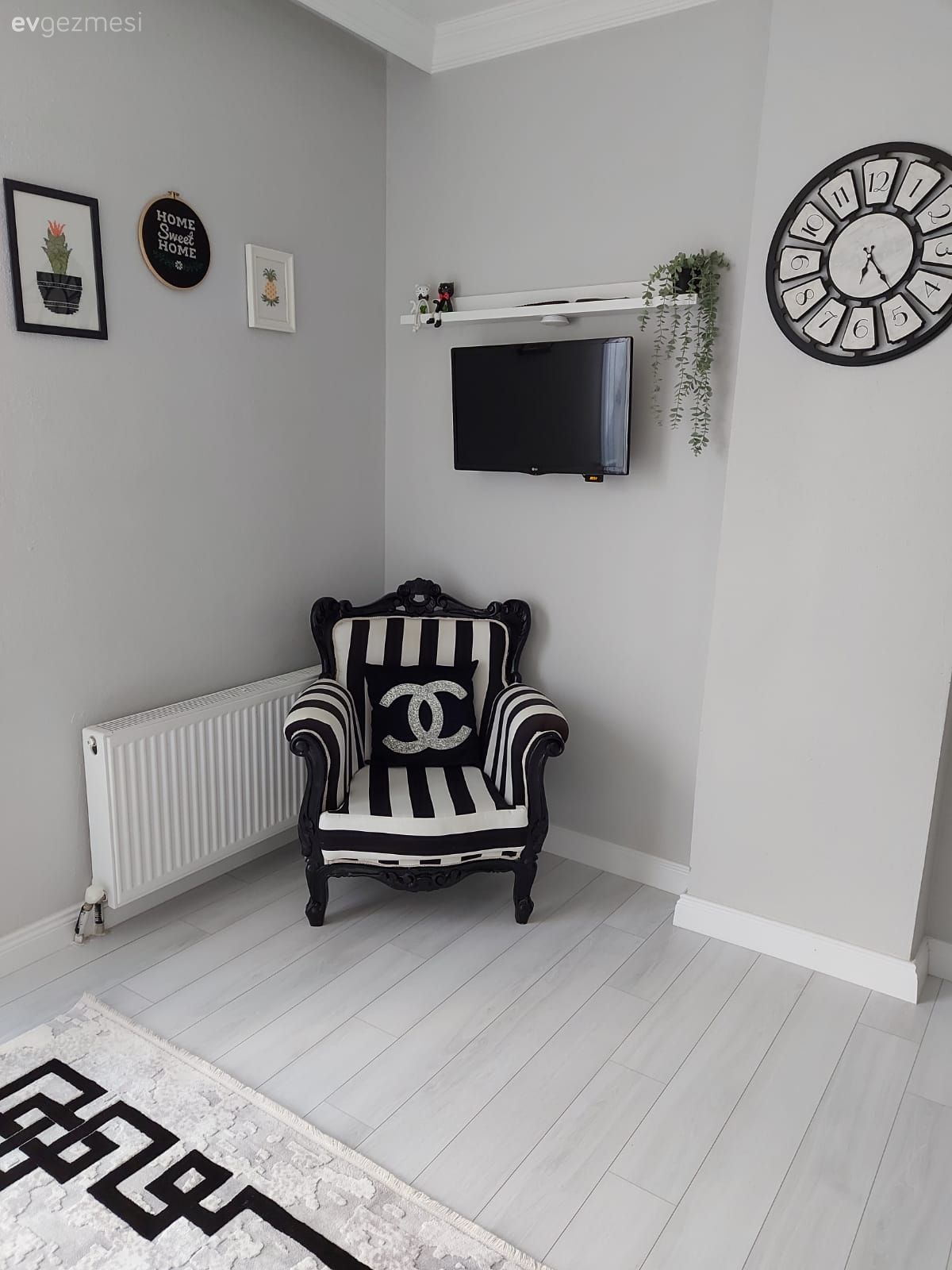 Berjer, Siyah- Beyaz, Duvar rafı, Duvar dekorasyonu, Mutfak duvar dekorasyonu