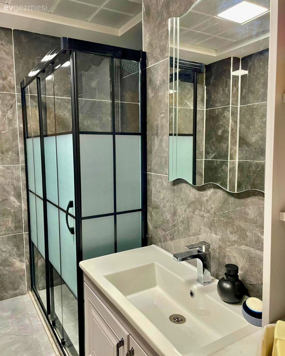 Banyo, Banyo seramikleri, Banyo dolabı, Duşakabin, Banyo aynası, Banyo aksesuarları