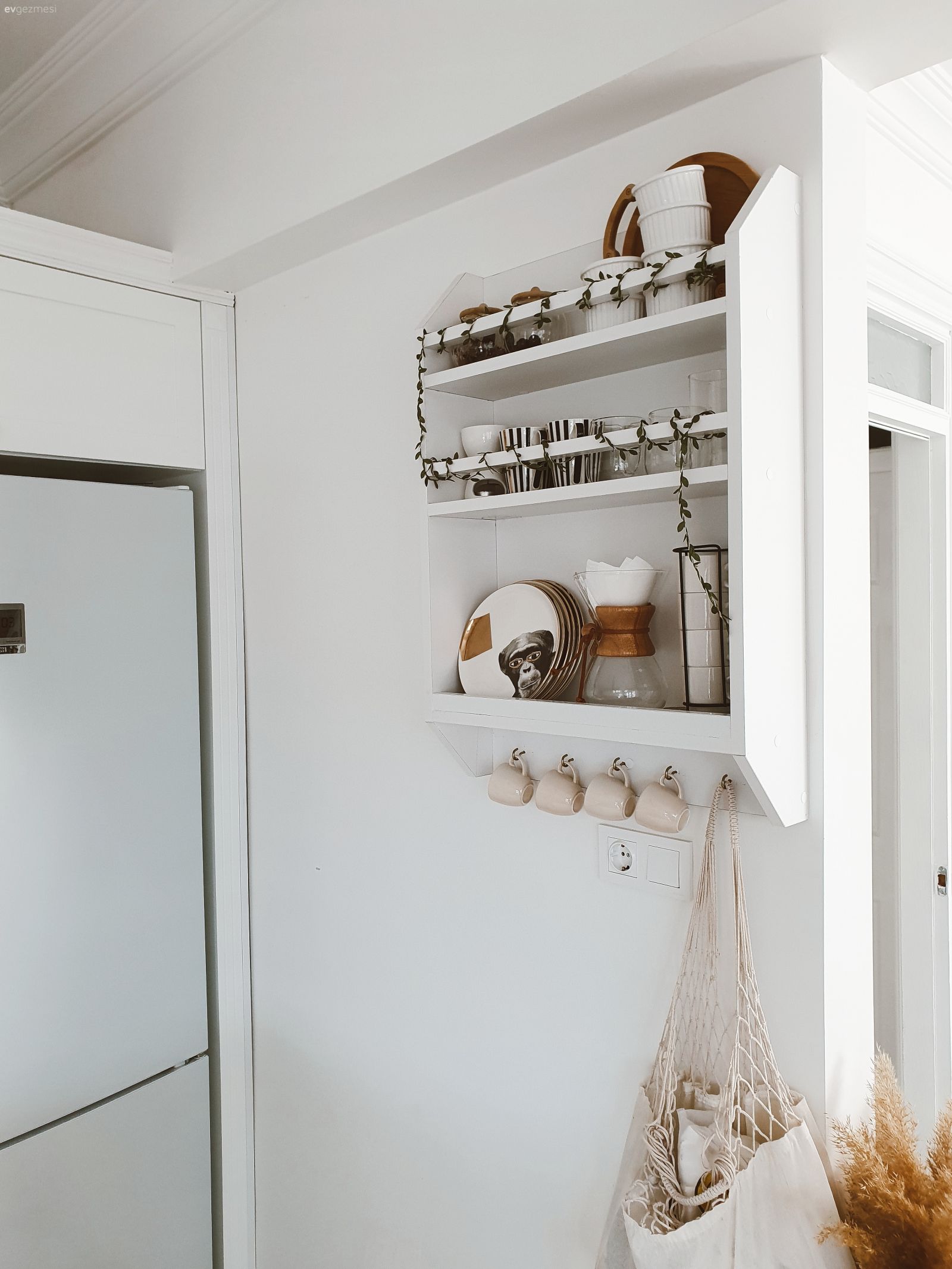 Ahşaptan Sıcaklık, Beyazdan Ferahlık: Tokat'tan Zarif Bir Mutfak