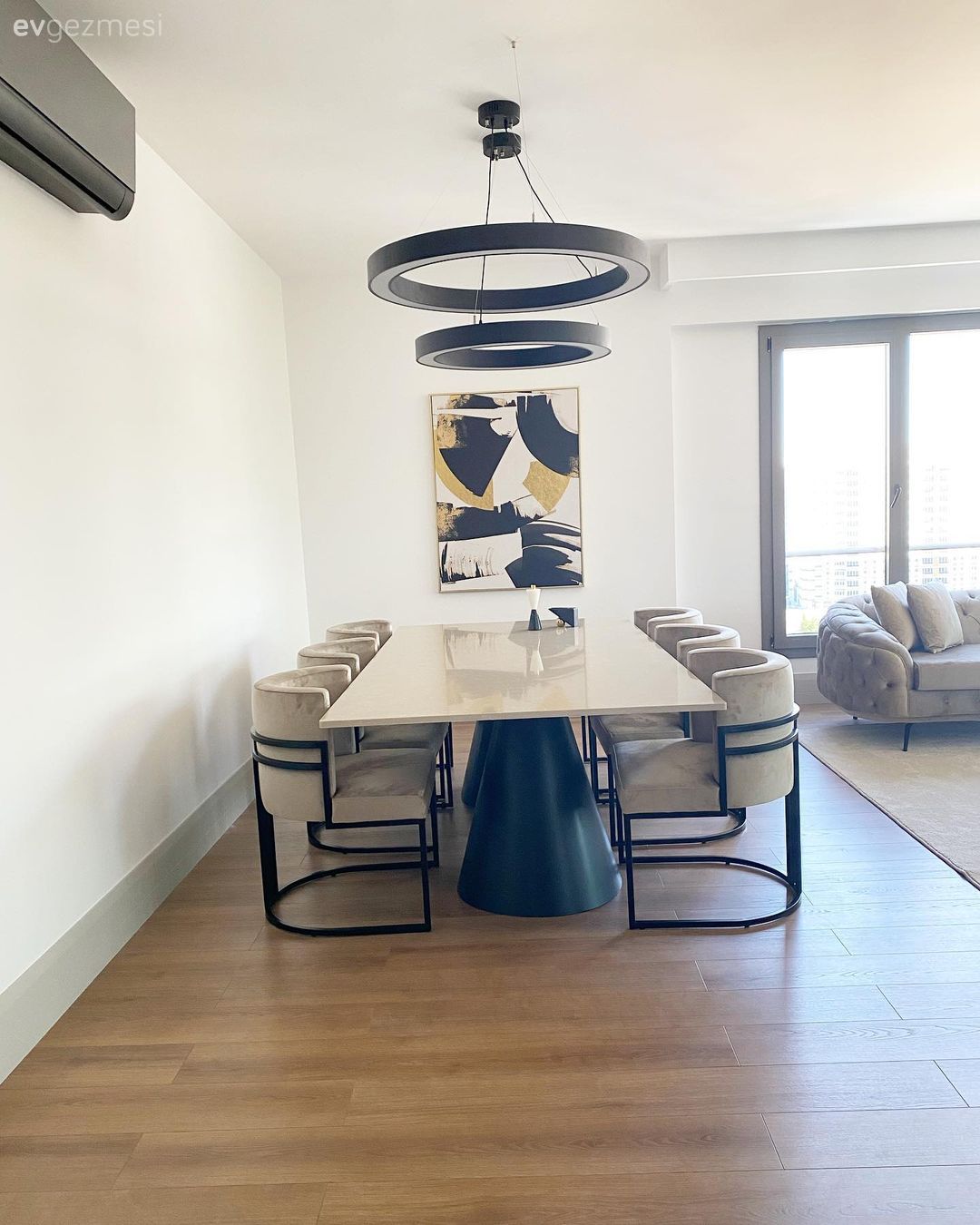 Yemek Odası, Krem, Beyaz, Bej, Siyah, Yemek masası, Sandalye, Koltuk takımı, Tablo, Duvar dekorasyonu, Yemek odası avizesi