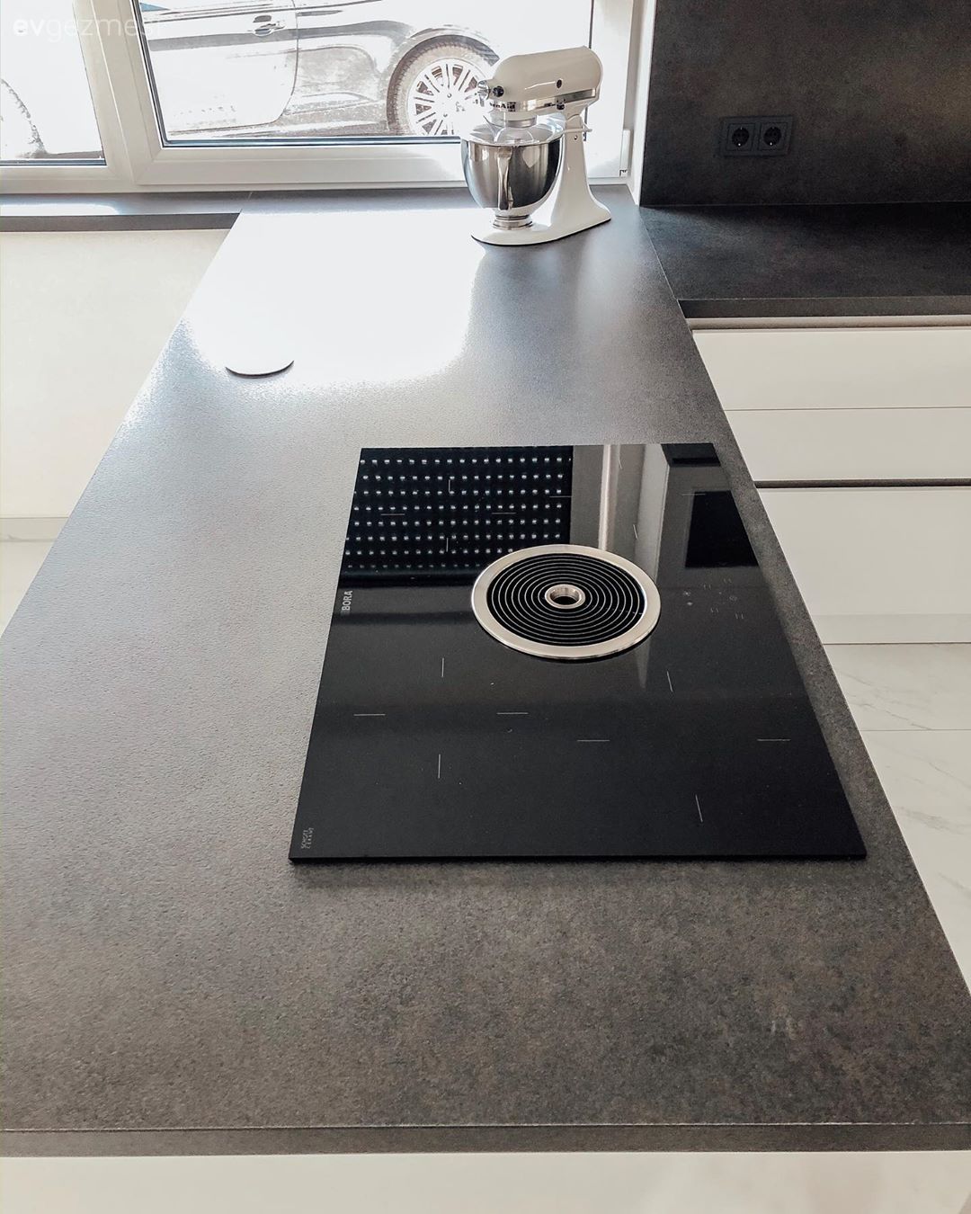 Mutfak, Beyaz, Siyah, Mutfak tezgahı, Mutfak tezgah arası, Siyah tezgah, Ankastre