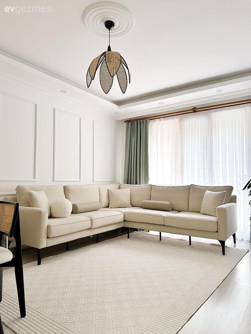 Salon, Bohem Dekorasyon, İskandinav, Köşe koltuk, Koltuk takımı, Duvar çıtalama, Yeşil, Fon perde, Perde, Tül perde, Halı, Salon avizesi, Kırlent, Ev tekstili