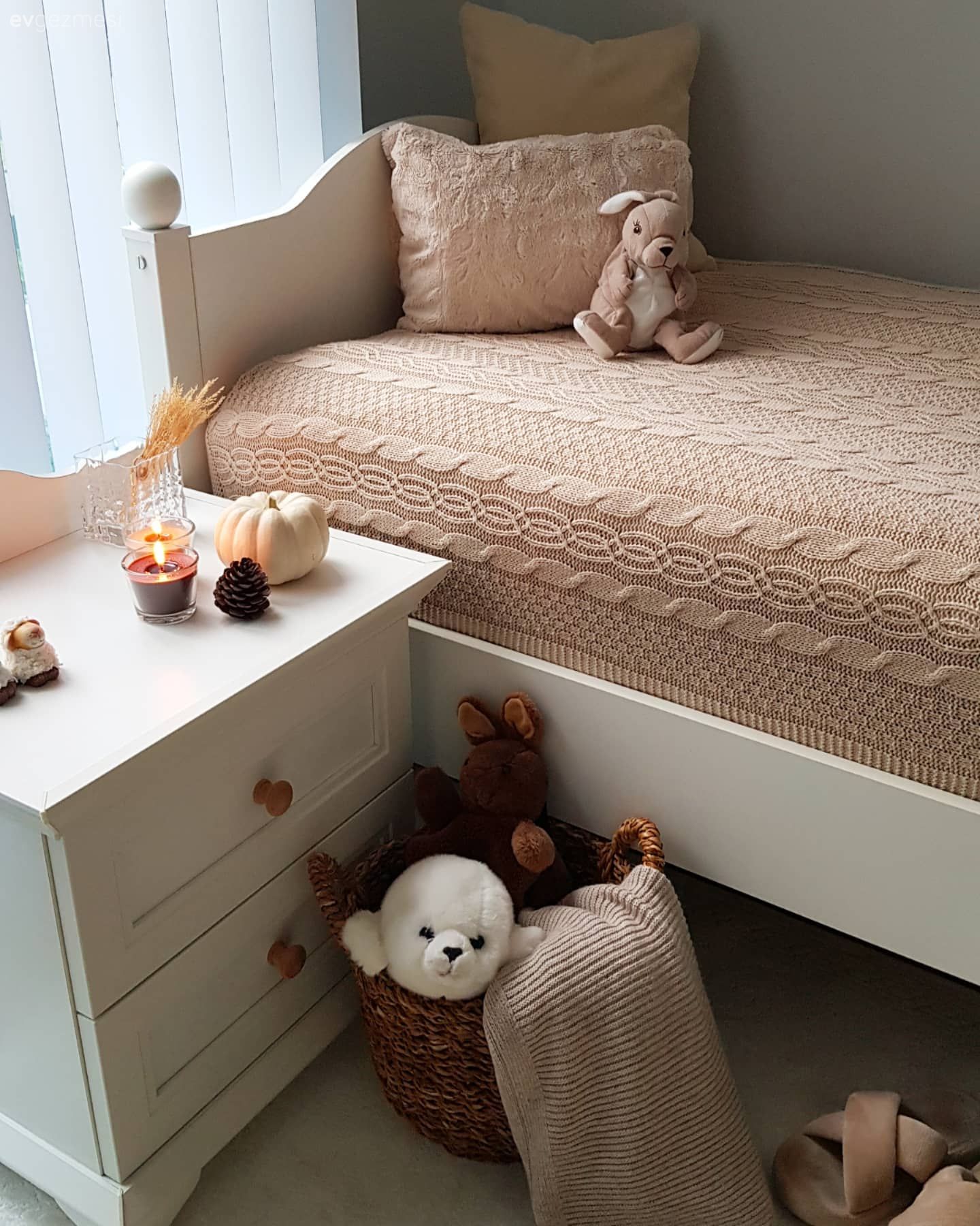 Bu İstanbul Evinde Her Odada Beyaza Eşlik Eden Farklı Ton Var!