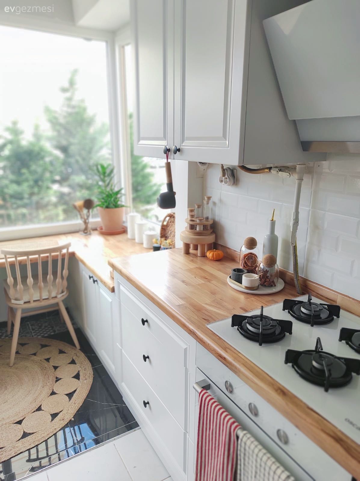 Gün Işığından Çokça Nasiplenen Bu İstanbul Evi Her Detayıyla Sıcacık!