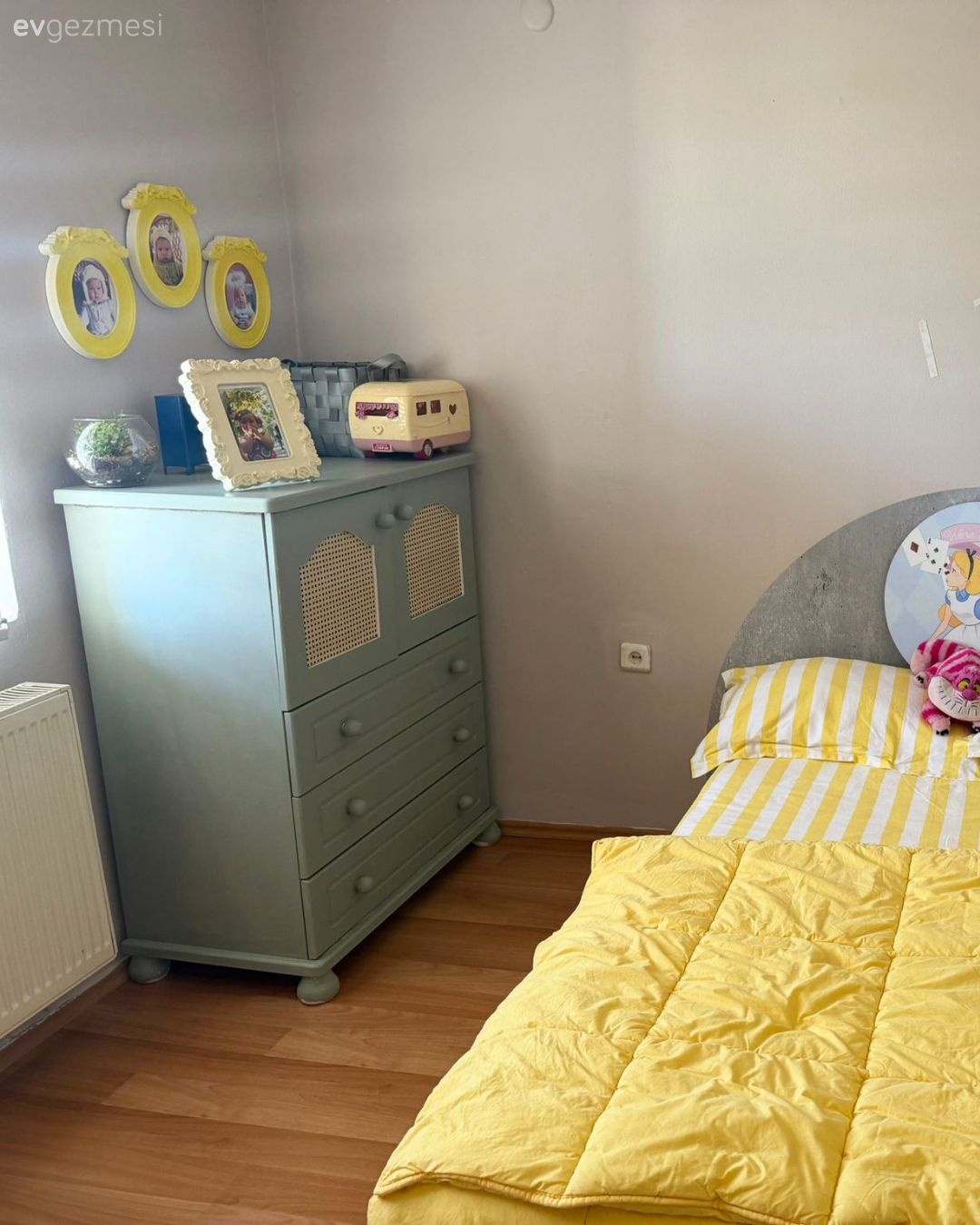 Bu Ankara Evi Klinik Gibi Duran Evlere İnat Oldukça Renkli