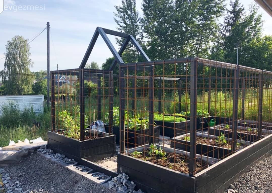 Bostanından Oyun Evine Kadar Her Şeyi Düşünülmüş Bir Villa