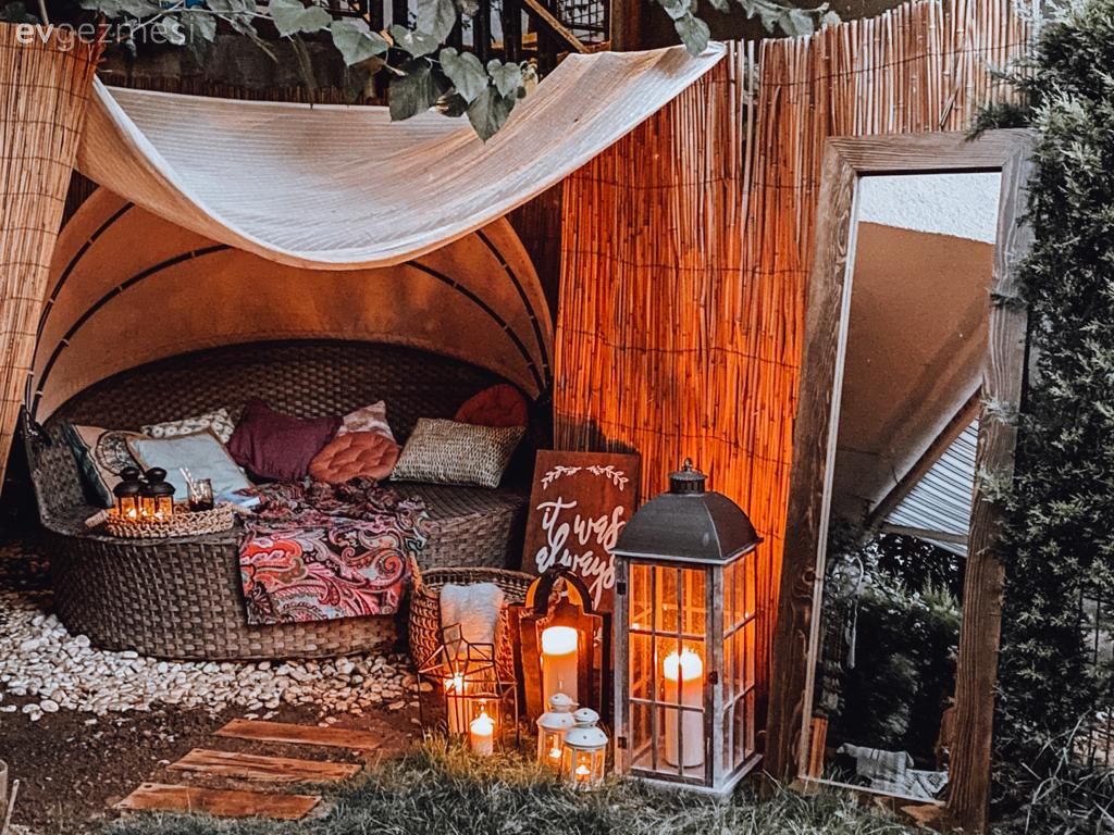 Bahçe, Bahçe oturma grubu, Fener, Ev Aksesuar, Boy aynası, Ayna, Kırlent, Ev tekstili