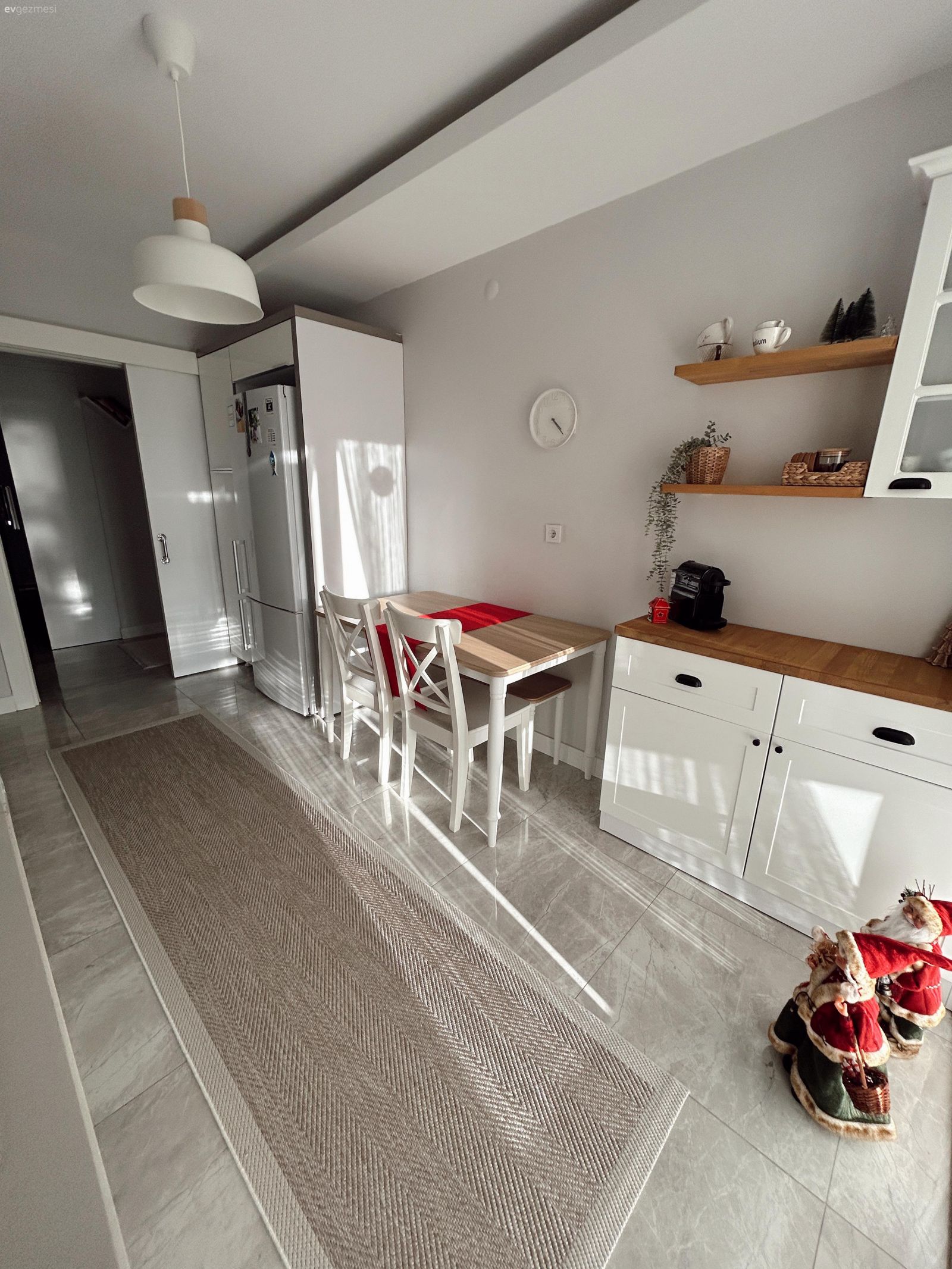 Tekirdağ'daki Bu Koridor Tipi Mutfak Sade Ama Keyifli