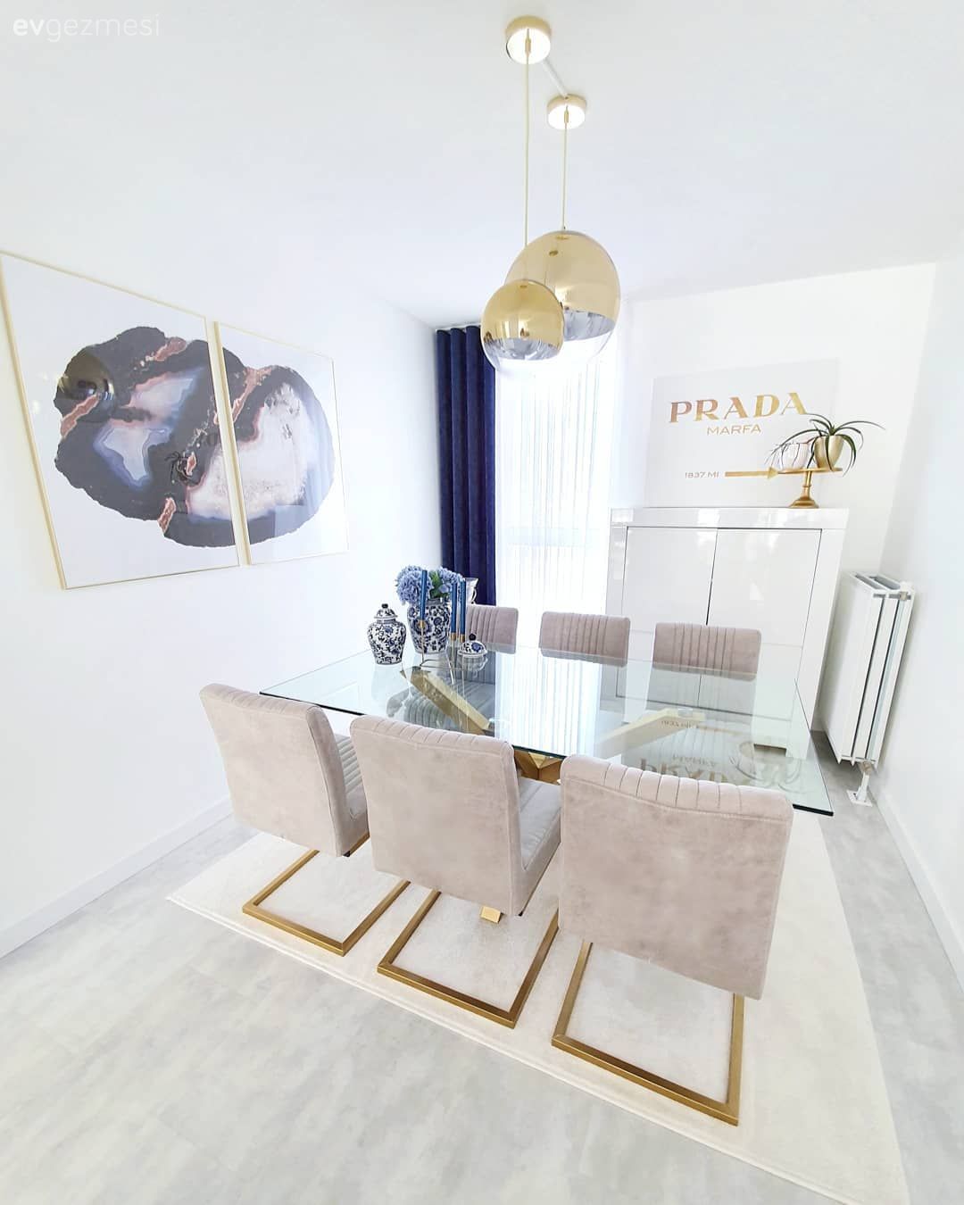 Bu Şık Evin Her Köşesinde Altının Işıltısı Var