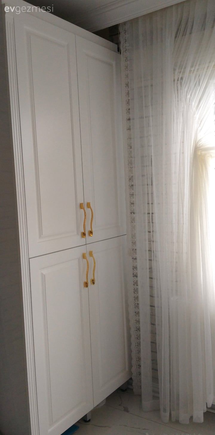 Beyaz ve Altın Kardeşliği: Kocaeli'den Şık Bir Mutfak