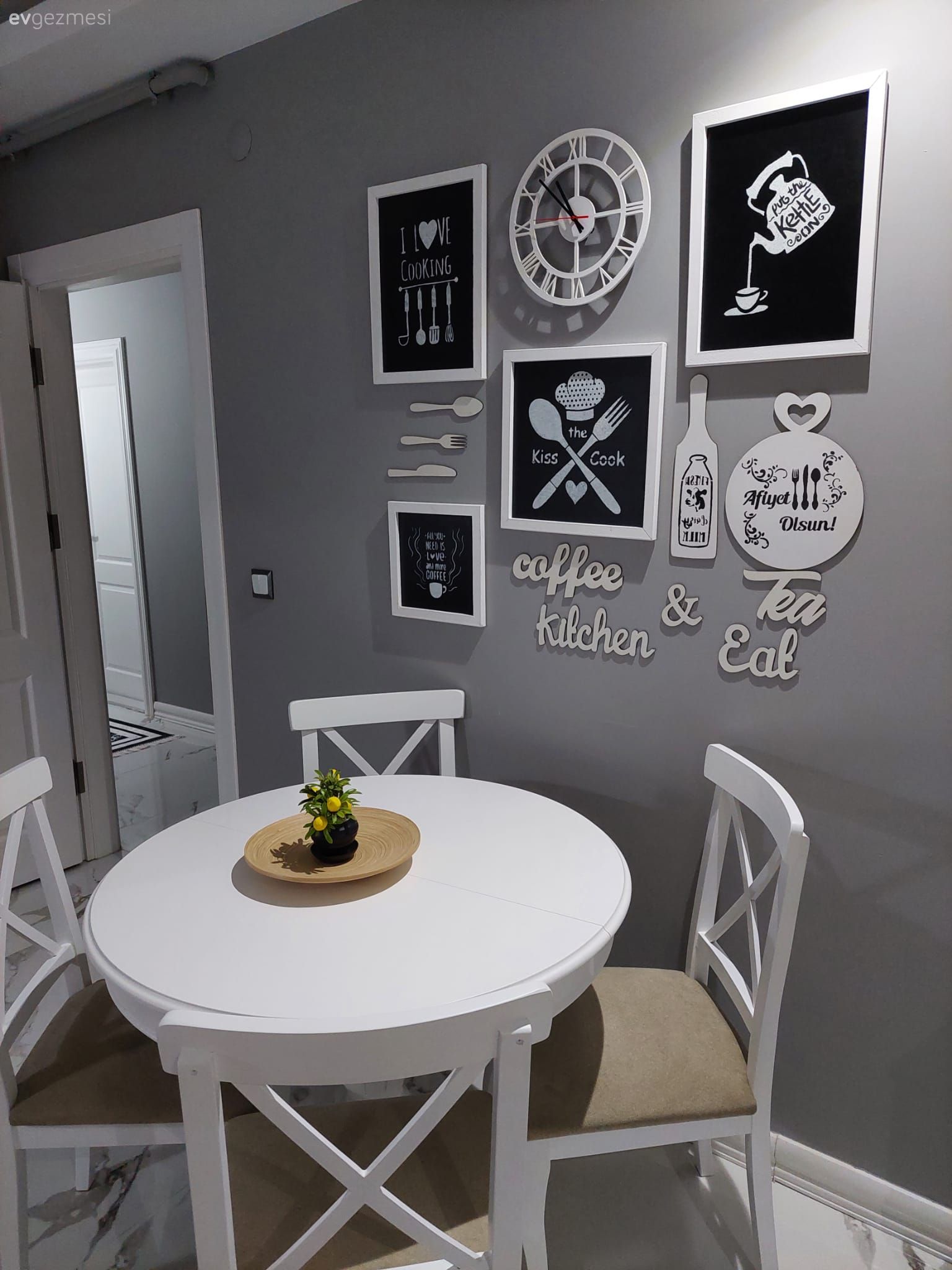 Gri duvar, Çerçeve, Sandalye, Mutfak masası