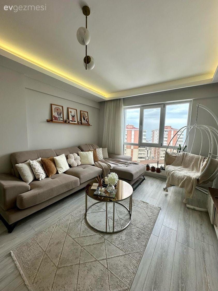 Salon, İskandinav, Beyaz, Gri, Köşe koltuk, Koltuk takımı, Salıncak, Orta sehpa, Sehpa, Halı, Salon halısı, Çerçeve, Kırlent, Ev tekstili, Parke