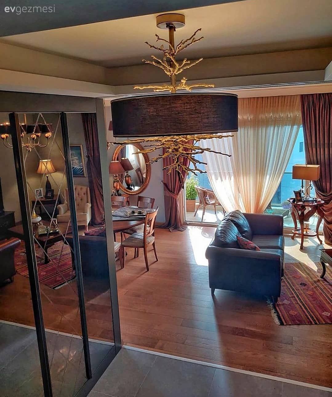 Bu Apartman Dairesi 10. Kata Bahçeli Bir Ev Hissini Taşımış