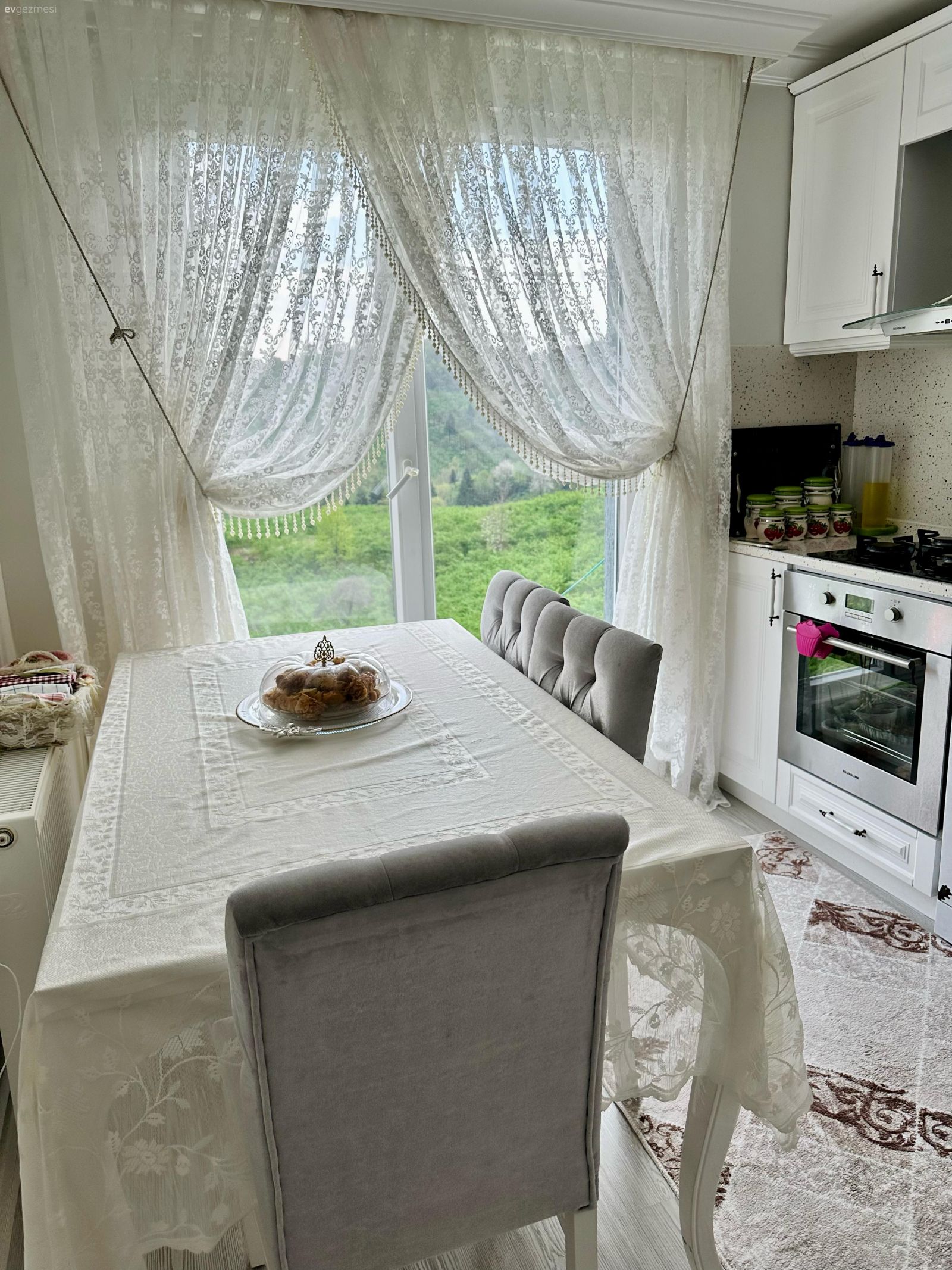 Trabzon'daki Bu Köy Evi Otantik Sıcaklığı Tam Olarak  Sunuyor