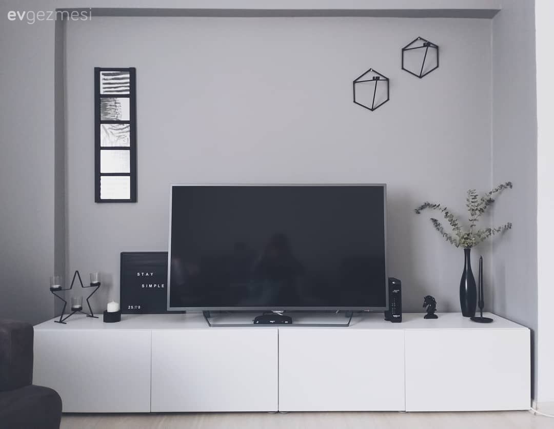 Tv ünitesi, Beyaz, Siyah, Modern, Mumluk, Ev Aksesuar, Tv ünitesi aksesuarları, Vazo, Tablo, Duvar dekorasyonu