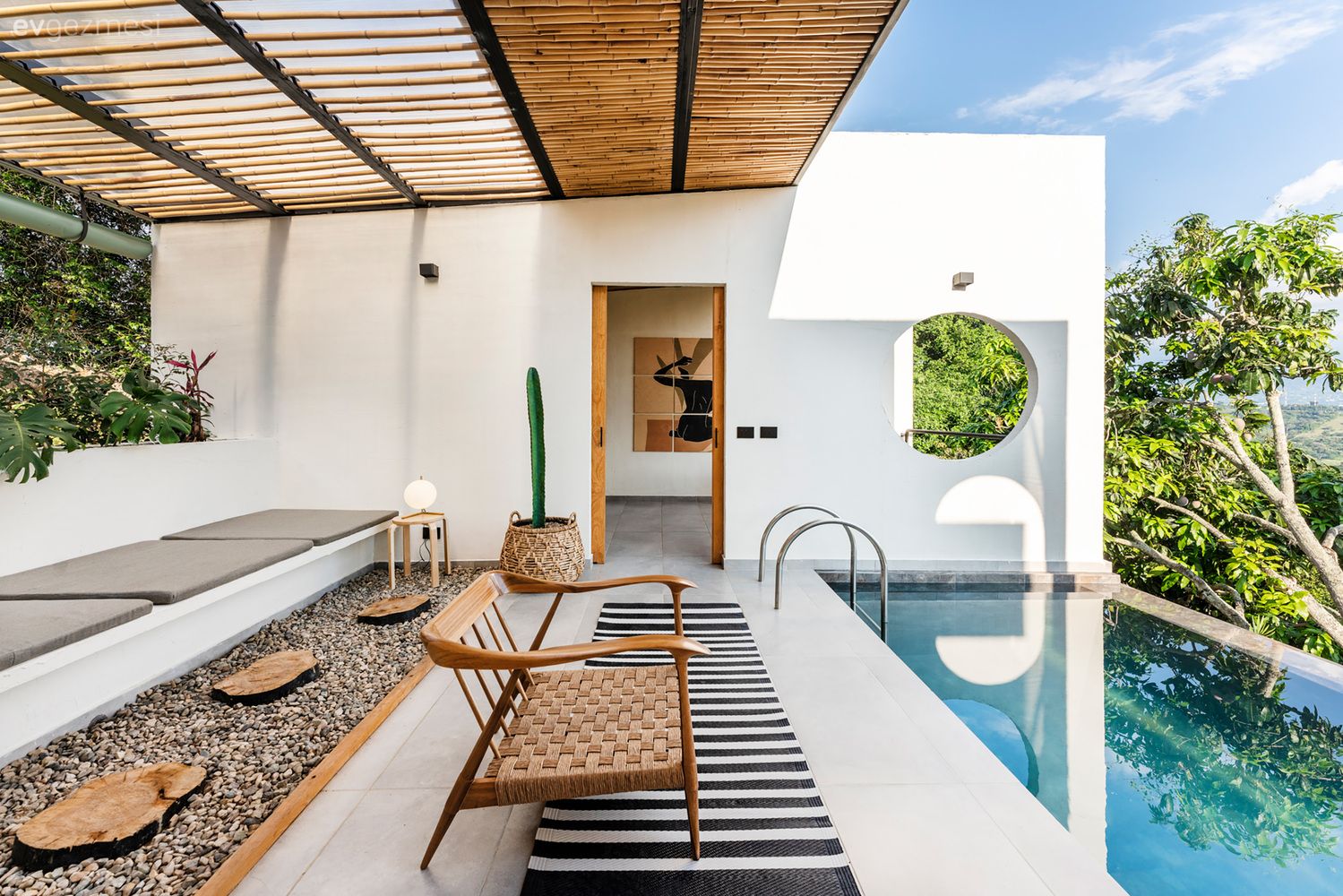 Manzaraya Saygı Duruşunda Bulunan 100 M2'lik Yazlık!