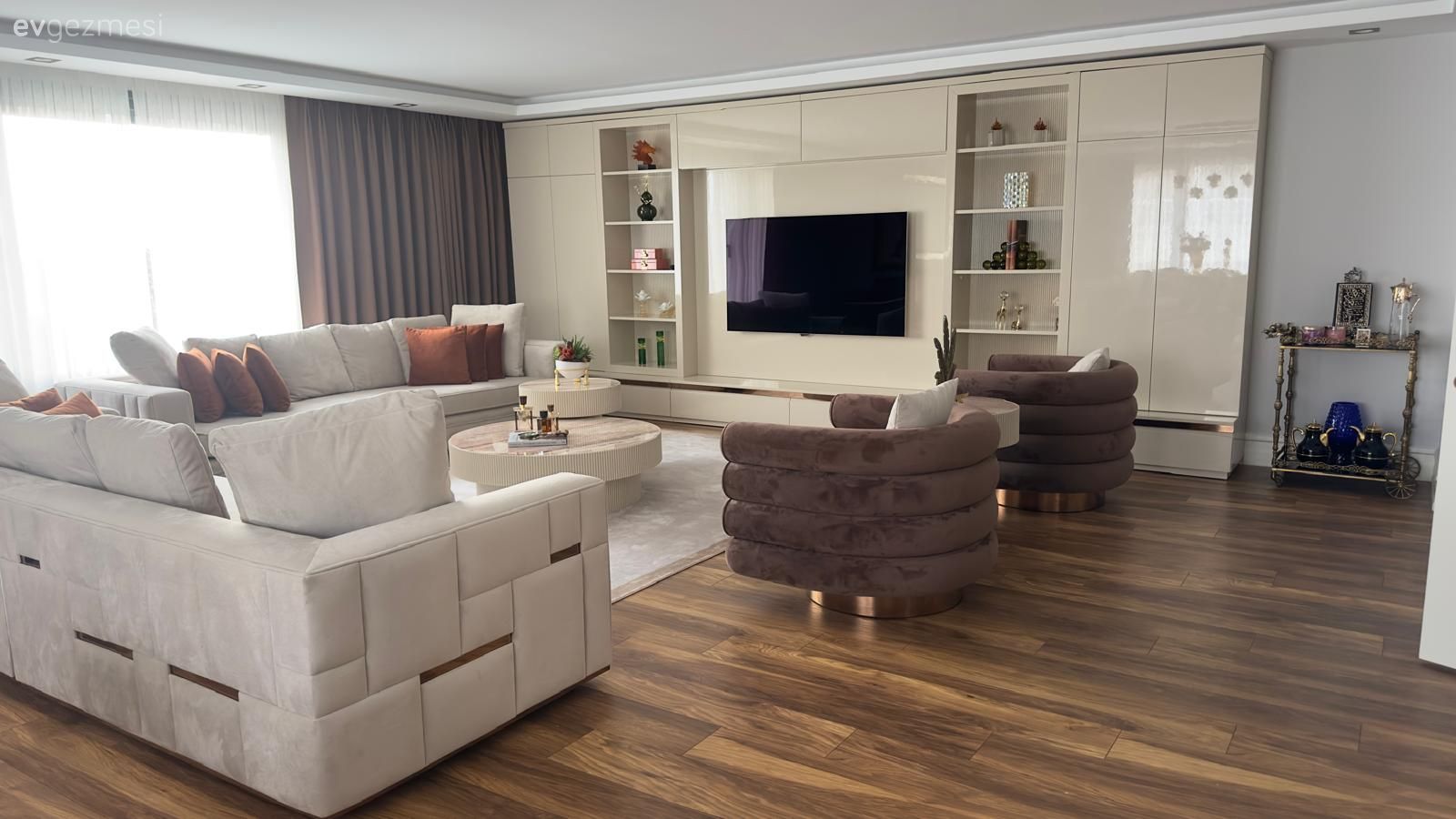 Evde Dağınıklığı Azaltan Fonksiyonel Depolama Çözümleri