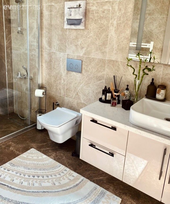 Banyo, Banyo dolabı, Beyaz, Paspas, Banyo seramikleri, Banyo aynası, Duşakabin