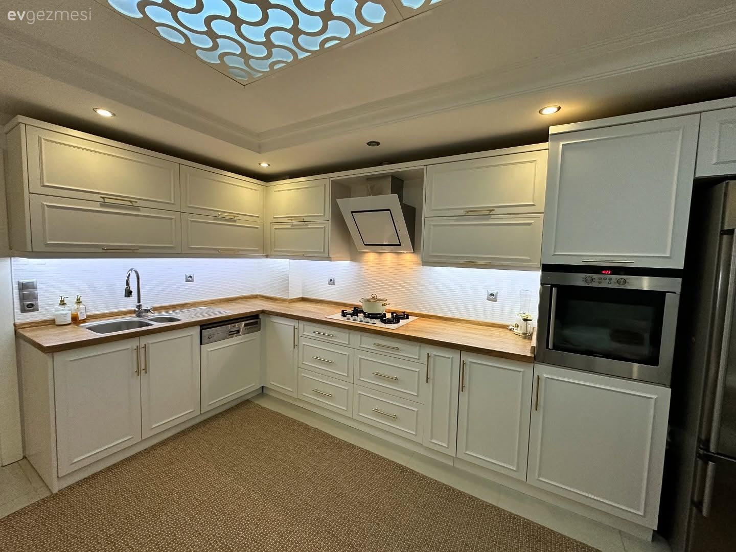 Yeni Haliyle Dikkatleri Üstüne Çekmeye Başlayan Mutfak