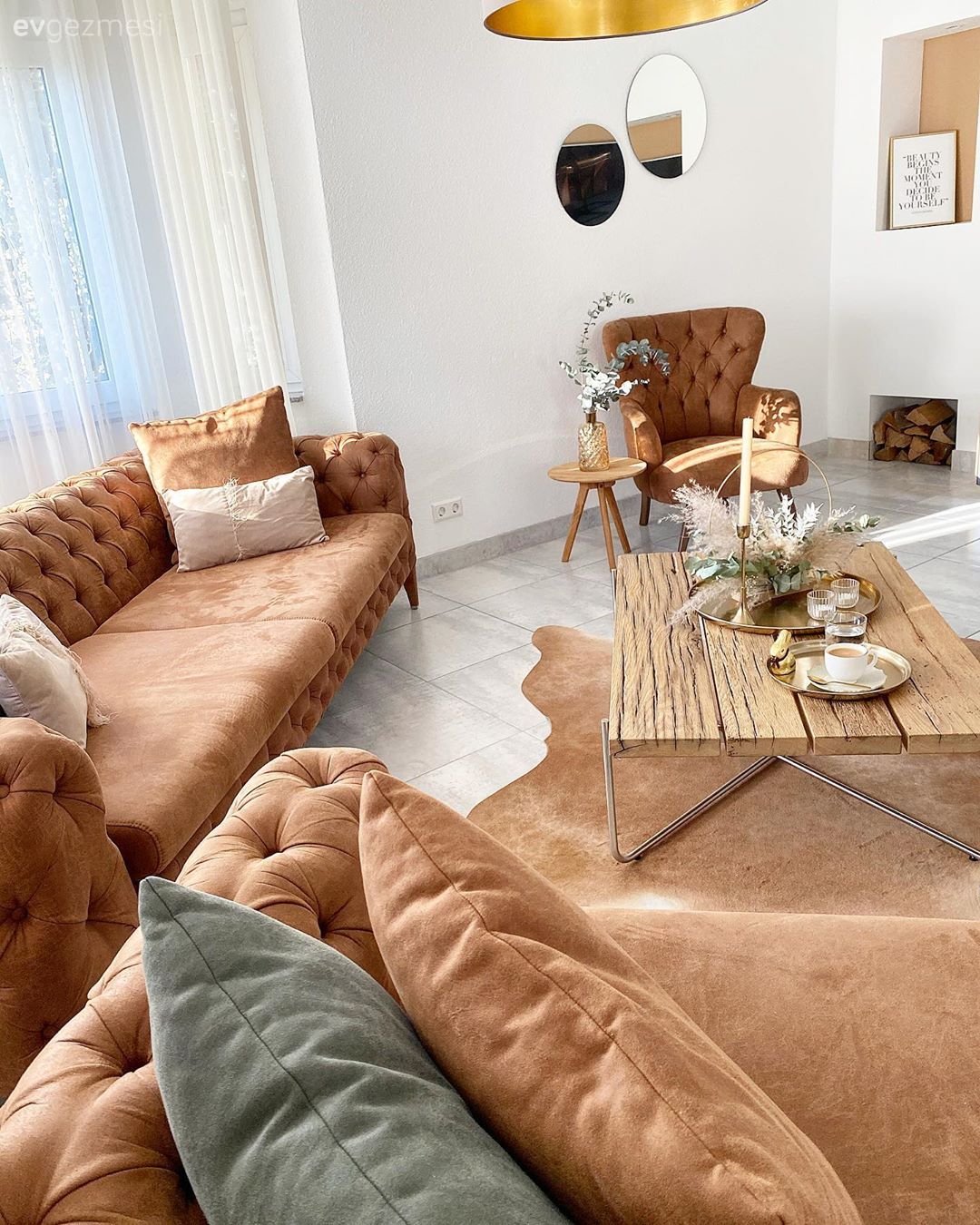 Doğal Materyaller ve Sıcak Renkler Bu Evi Pek Keyiflendirmiş