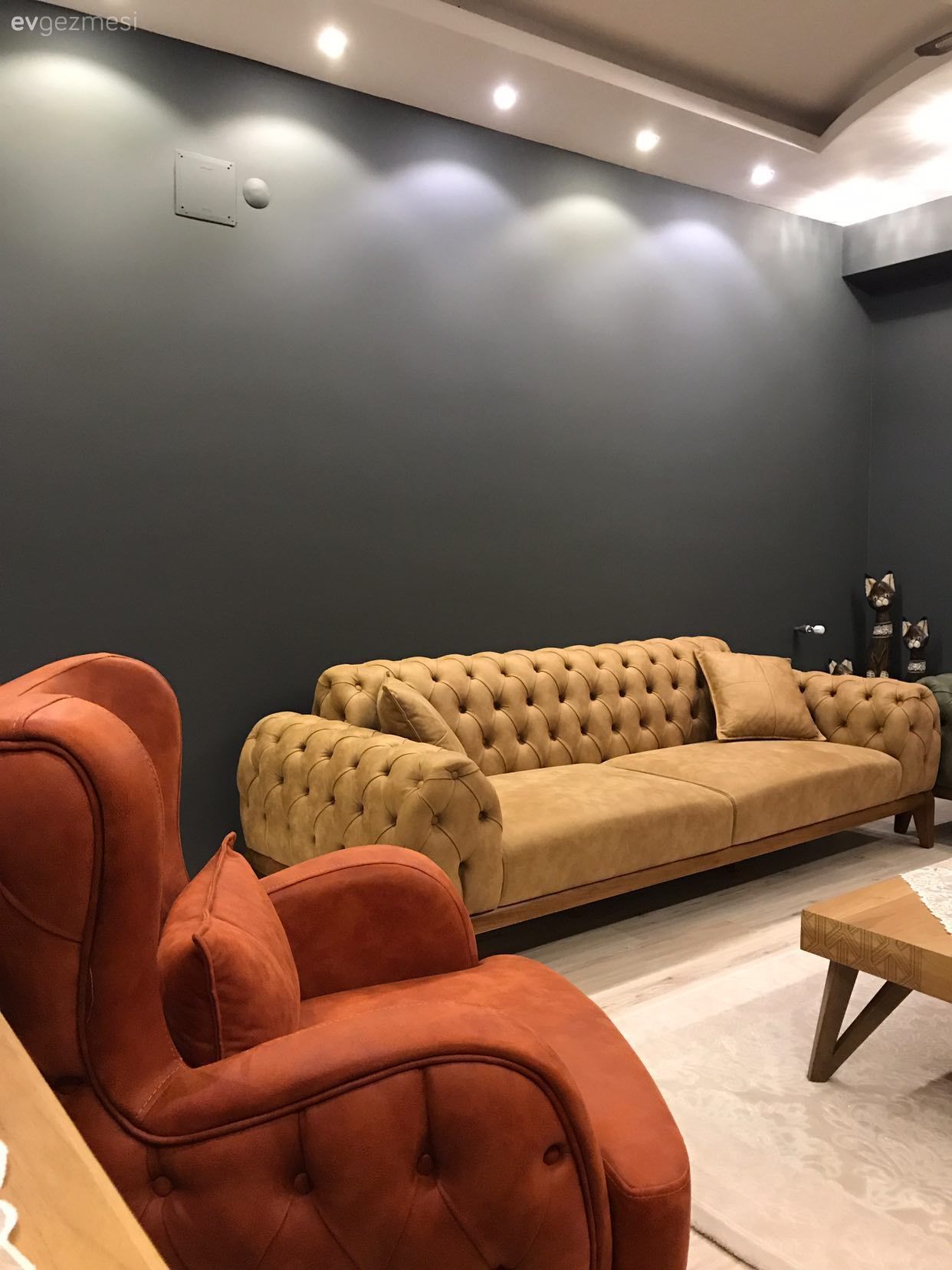 Turuncu, Hardal ve Yeşil: Enerjisi Hayli Yüksek Bir İzmir Evi