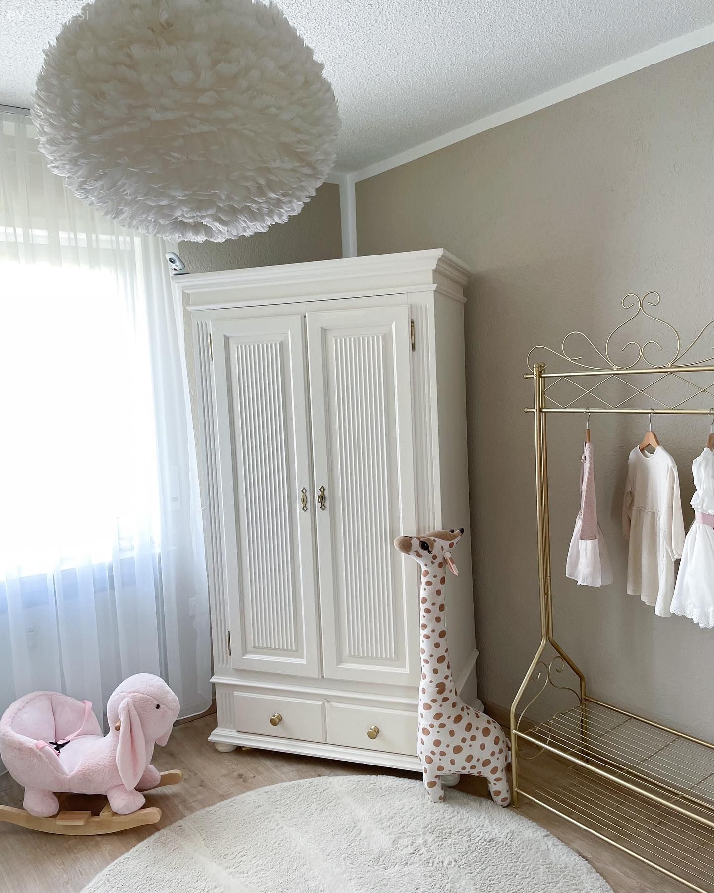 Ahşaplarla Sıcaklık Kazanan Bu Evde Bej Renginin Yeri Ayrı!