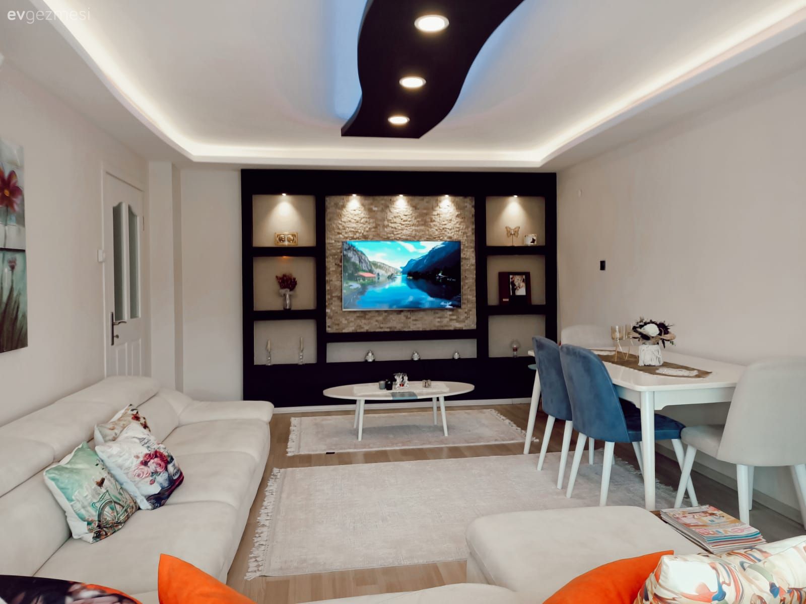 Ne Sade Ne Karmaşık: Tam Kararında Bir İzmir Evi