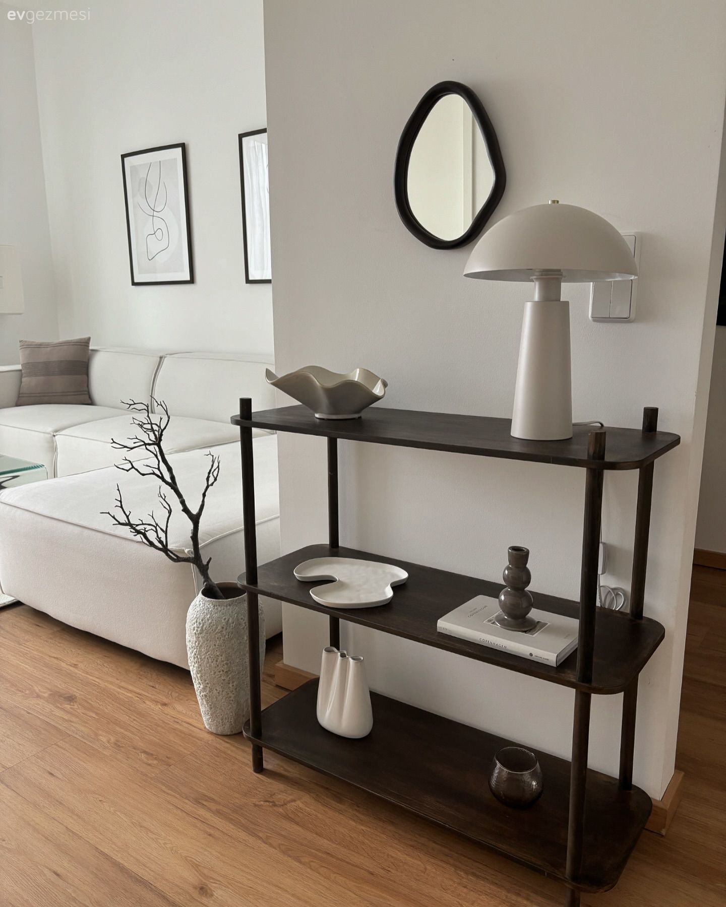 Köşe koltuk, Koltuk takımı, Tablo, Duvar dekorasyonu