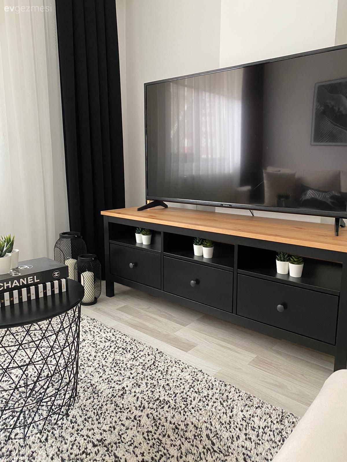 Tv ünitesi, Tv ünitesi aksesuarları, Ev Aksesuar, Siyah, Orta sehpa, Sehpa, Fon perde, Perde, Tül perde, Halı, Salon halısı
