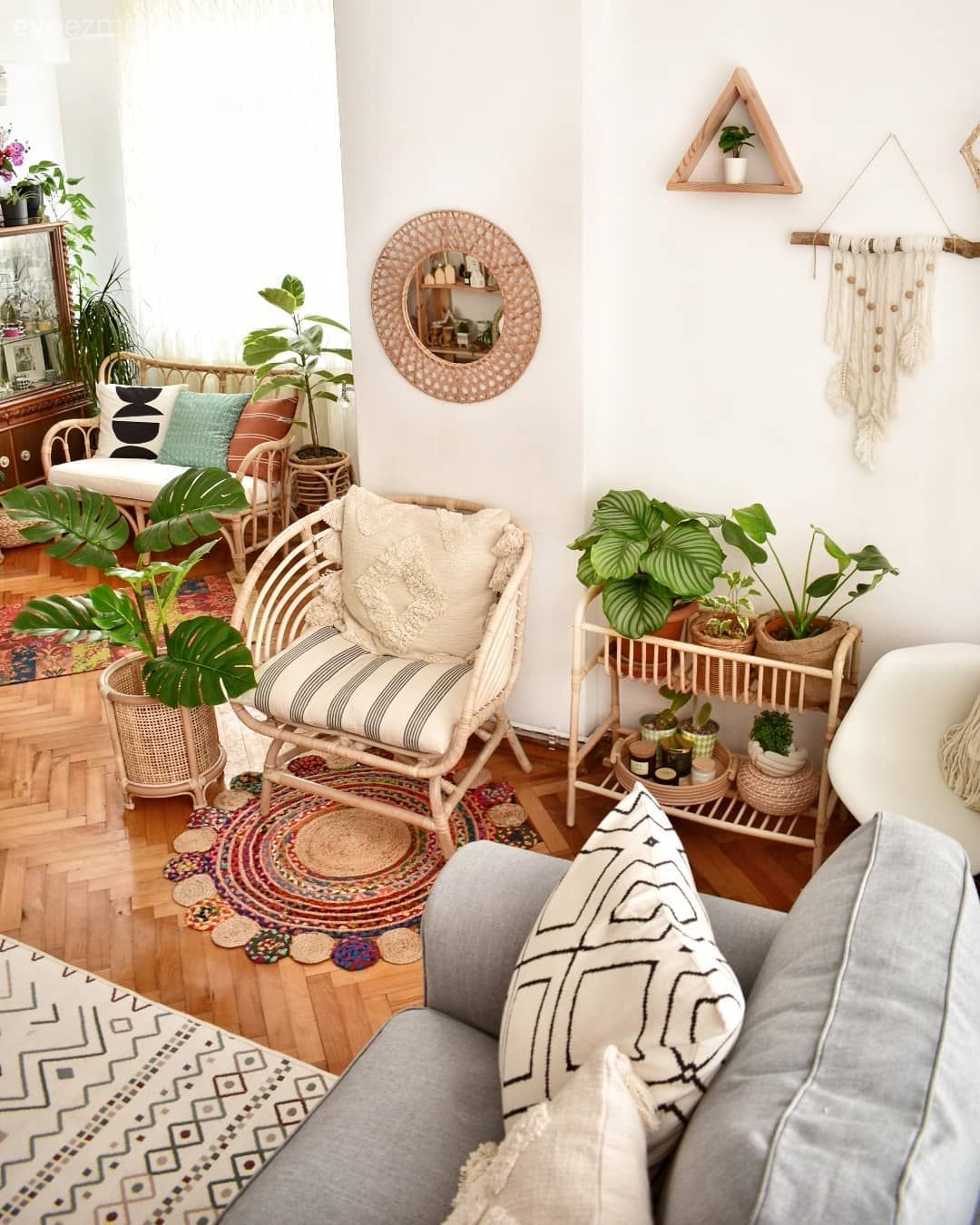 Bitki ve Hasırları Demirbaş Olarak Gören Bu Ev Oldukça Keyifli!