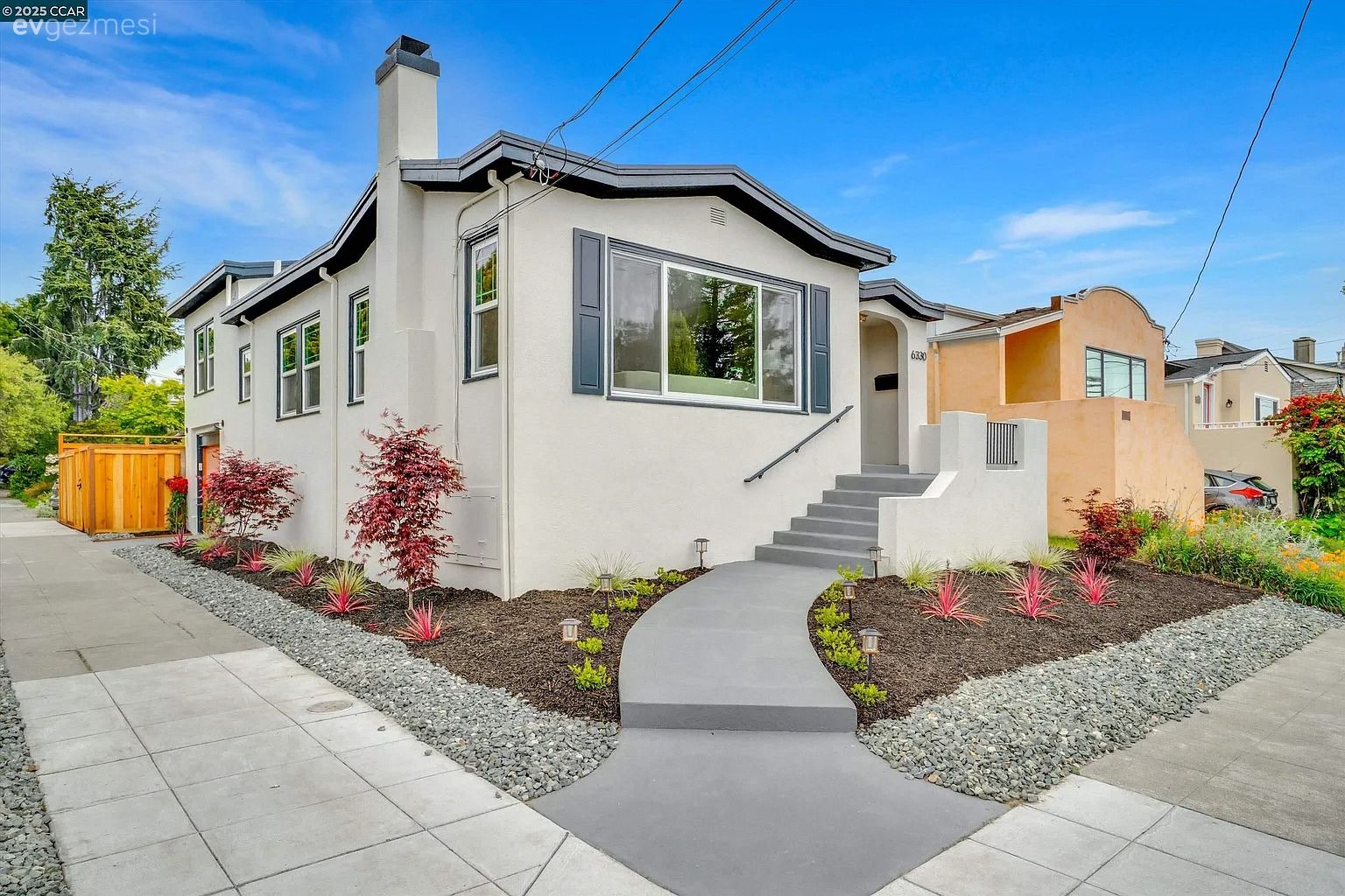 Tek Katlı Gibi Görünen 102 M2'lik Bu Ev Aslında Üç Kat