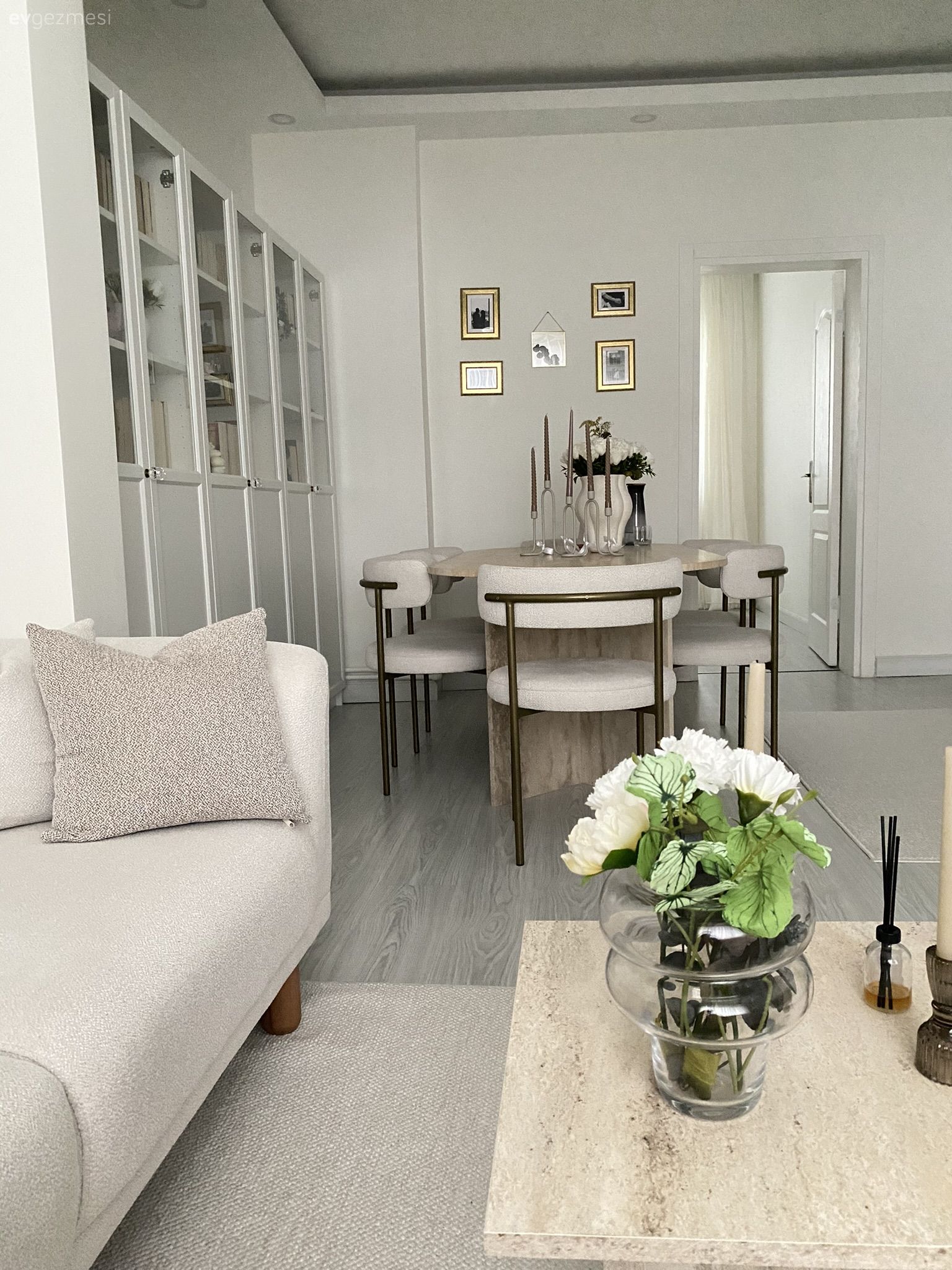 Bu İstanbul Evinde Şıklığın Yolu Beyazdan Geçiyor