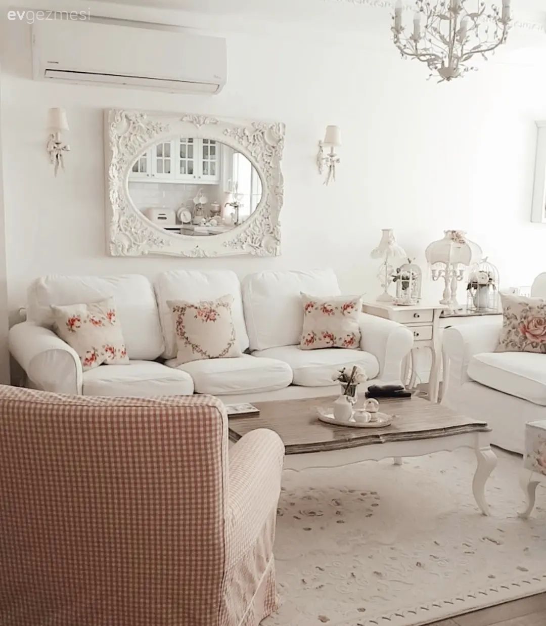 Ev Gezmesi: Buram Buram Country Kokan Bir İzmir Evi