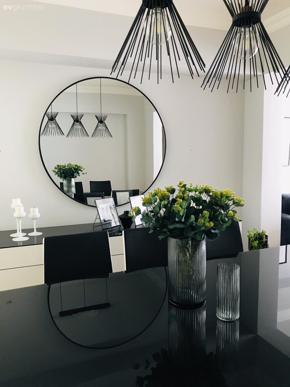 Beyaz, Siyah, Yuvarlak ayna, Dekoratif ayna, Avize, Aydınlatma, Salon avizesi, Sandalye, Yemek masası