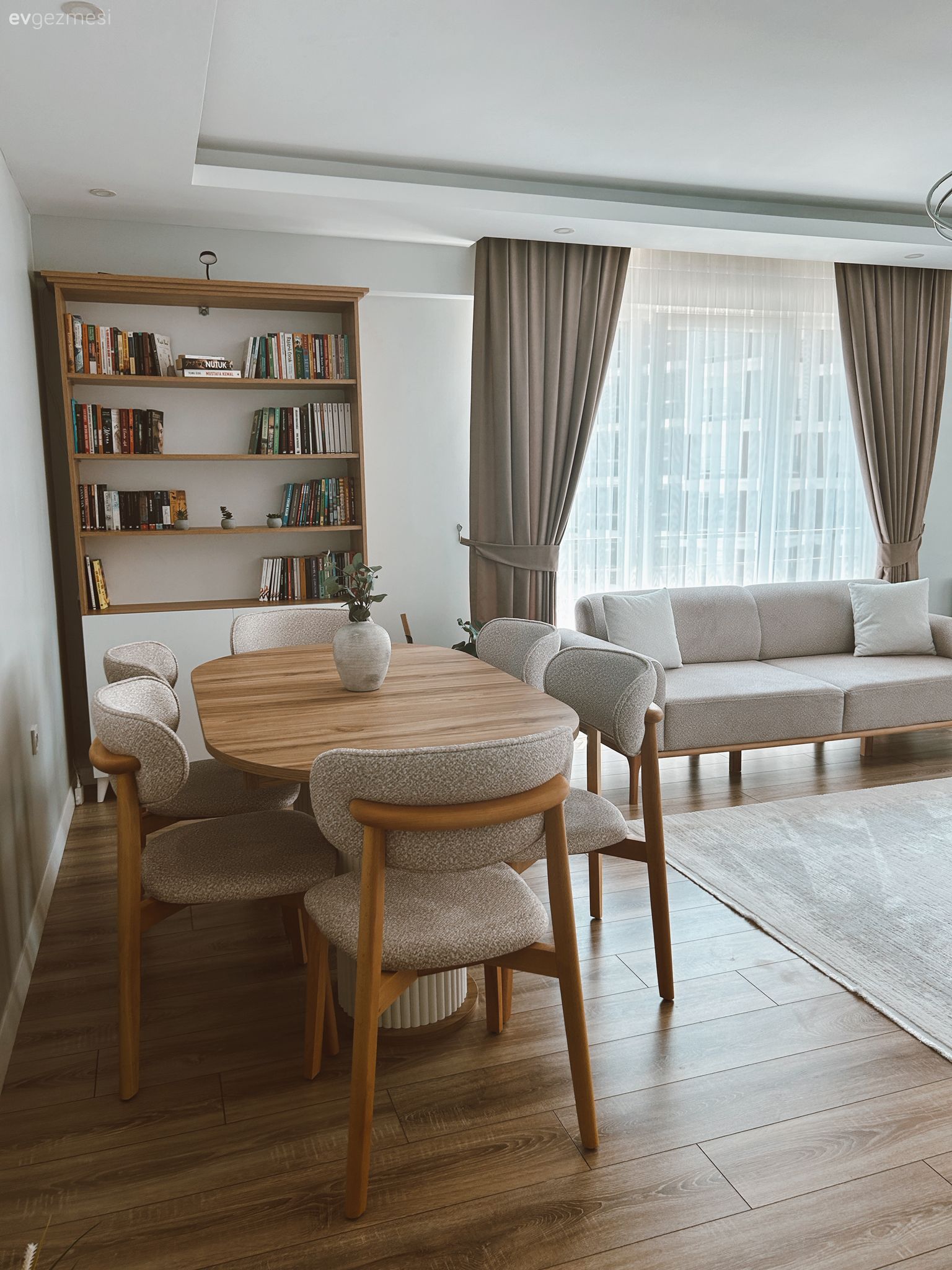 Bu Çorlu Salonu Abartısız Şıklığı Referans Almış