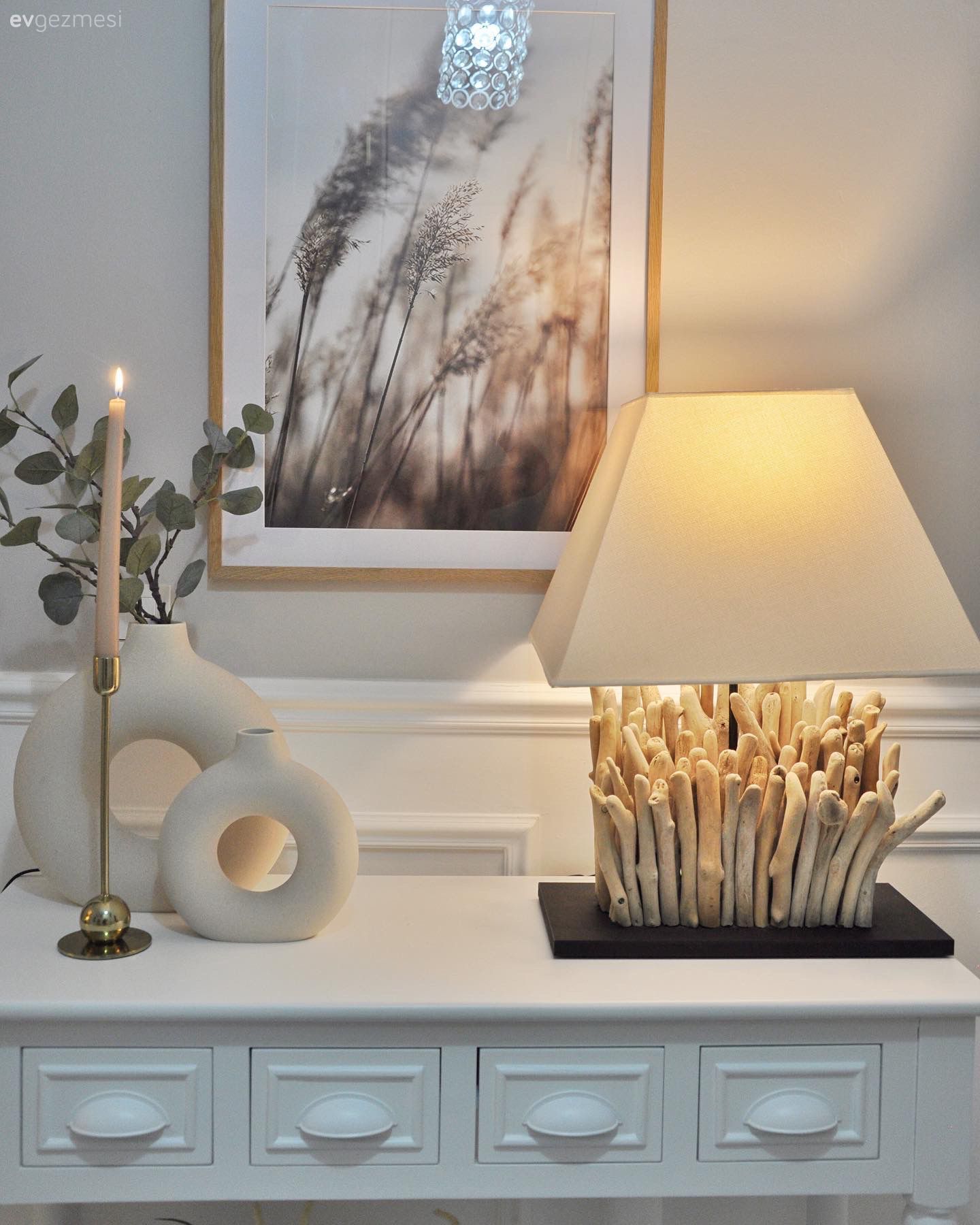 Bu Samimi Country Evin Balkonunun da İçeriden Farkı Yok!